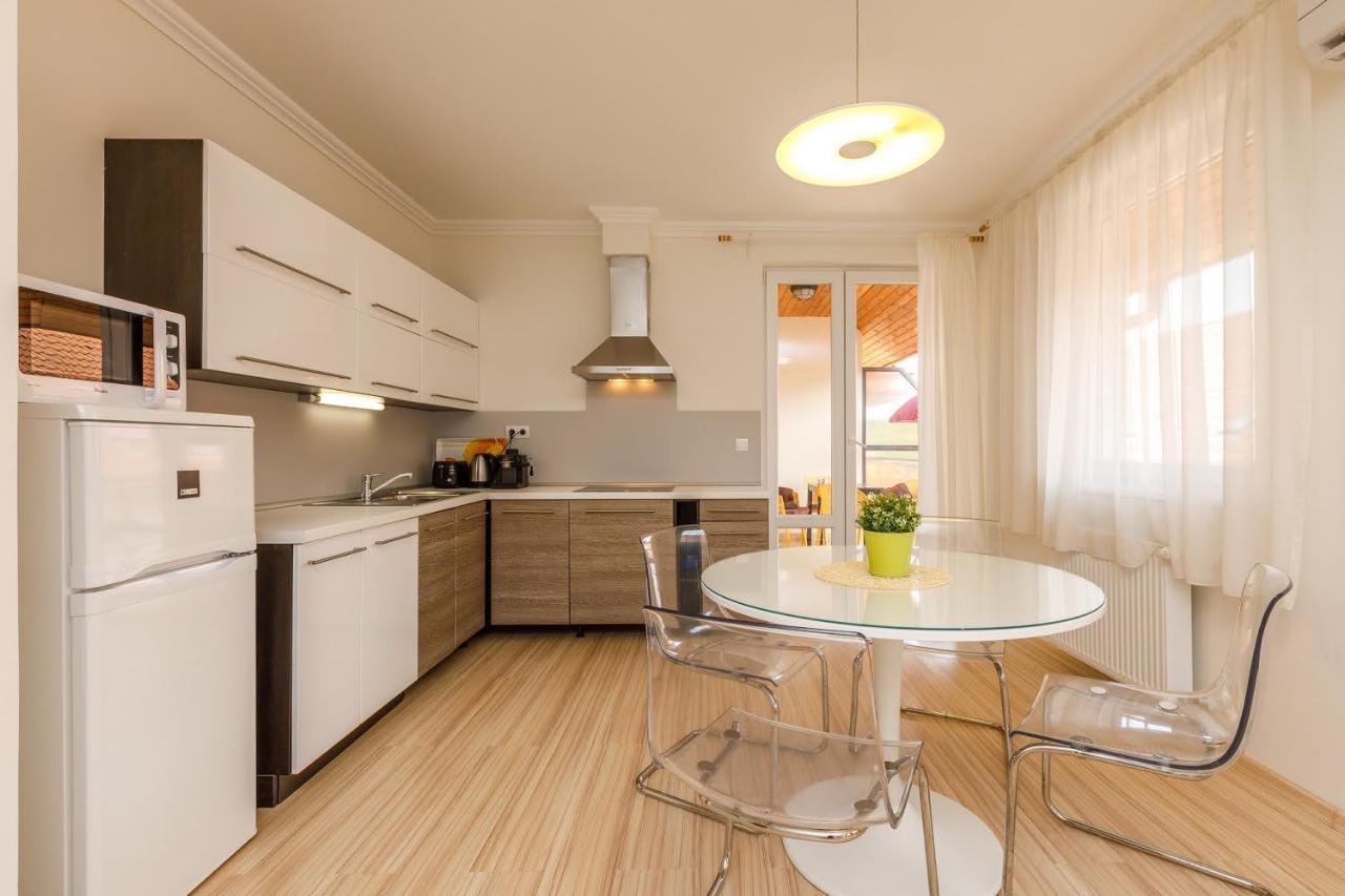 Andi Apartman เฮวิซ ภายนอก รูปภาพ