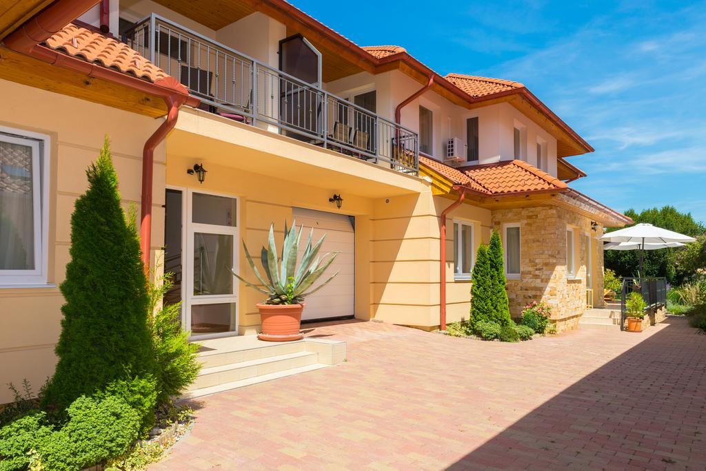 Andi Apartman เฮวิซ ภายนอก รูปภาพ